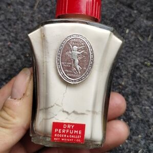 Roger & Gallet fleur's d amour dry perfume 1 0z VINTAGE